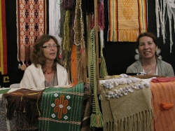 Tejedoras de la ETAARF, Escuela Taller de Arte y Artesanías Folklóricas de Morón