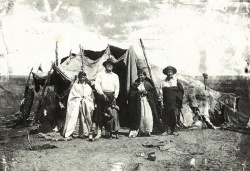 Toldo tehuelche de Kenguel, alrededor de 1900 (fot?grafo desconocido)