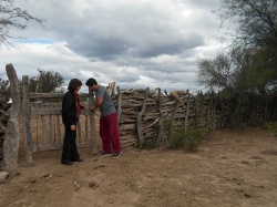 "Los Gatica" (2): Noelia Carrizo y David Gabriel Gatica. Corral de Isaac. Foto diciembre de 2016.