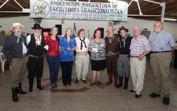 Escritores argentinos tradicionalistas