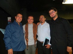 Con los maestros guitarristas José Luis Lara (Venezuela), Mario Arévalo (Colombia) y Guillermo Soriano (México) 