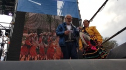 Ricardo Acebal y Claudia Torres: presentadores. (Foto: Aldana Loisseau).