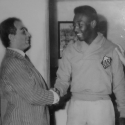 Carlino con Pelé en un memorable reportaje para "Mundo deportivo".