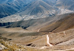 En camino a Iruya, Provincia de Salta, 3-10-2001 (Foto: R. L. Acebal)