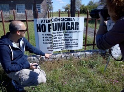 Respirar aire envenenado + ingerir alimentos envenenados= ¡Bienvenido apocalipsis! (Foto: "Asamblea por una Vida sin Agrotóxicos")