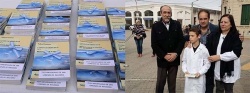 Intendentes que son "gente así, tan necesaria": Un grato momento en la entrega de mis libros del Canto Navarro III-IV y V-VI, a alumnos de las escuelas de Navarro, el pasado 30 de abril en mi ciudad natal; Frente al palacio municipal, con izamiento de la bandera nacional, en el histórico mástil de la Plaza San Lorenzo de Navarro. Mi agradecimiento al Sr. IntendenteDon Santiago Maggiotti. (Nahuel Santana)