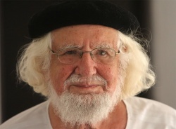 Ernesto Cardenal (Nicaragua 1925 - 01/03/2020) fue a dar una charla en Cosquín, cuando Modesto López presentó su documental "Solentiname" sobre la vida del sacerdote.