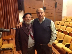 Negrín Andrade junto al cantautor Héctor Esteban País. 