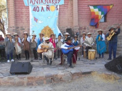 Casa del Tantanakuy, Humahuaca, 20 de octubre de 2022. Escolares de Cieneguillas, Puna Juje?a, conducidos por su maestro Valeriano.