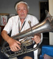 El hombre y su circunstancia, o sea El hombre y su trombón. Abel Larrosa Cuevas hoy, a sus 84. Hay cuerda para rato...