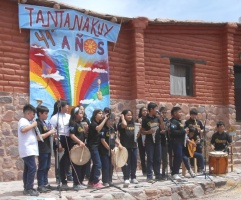 Quiaqueñitos del Grupo Munay. Infancia+Tradición=Felicidad