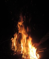 El fuego de la noche del 20 de junio le dice cosas a quienes reflexionan en torno a él.