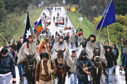 El 13 de agosto de 2017 "Tiempo Argentino" publicó una nota de Javier Borelli en la que se afirma que «El gobierno está buscando un enemigo interno en los mapuches» "y la ministra Patricia Bullrich lo dijo claramente: para ella, el pueblo mapuche es un problema para la seguridad nacional." A siete años y con Patricia Bullrich nuevamente en el gobierno la situación se mantiene igual. Siempre en desventaja para los auténticos dueños de la tierra y en ventaja para los extranjeros como Bennetton y Lewis.